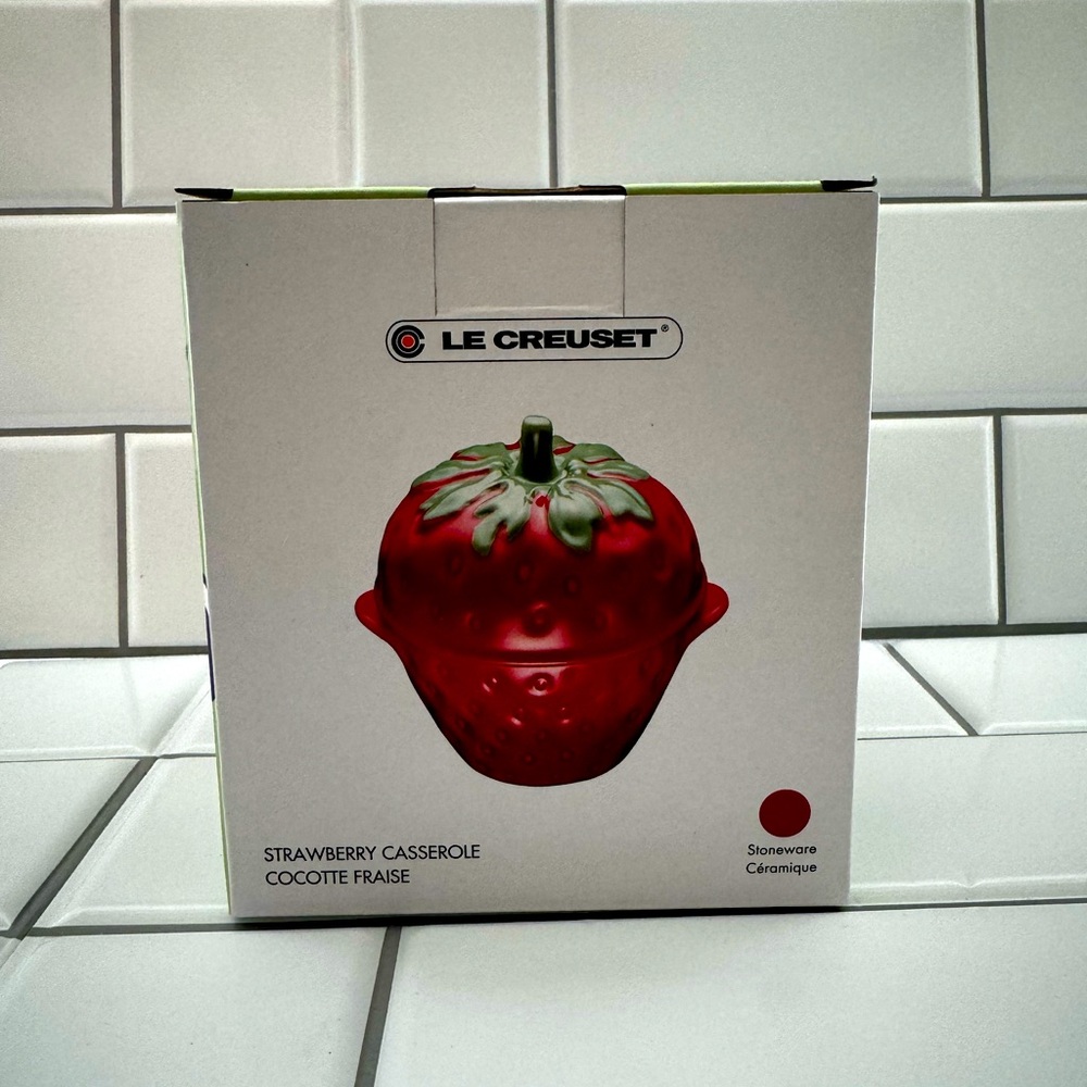 NWT Le Creuset Strawberry Stoneware Casserole, 13 oz. Adorable. Hard to find!